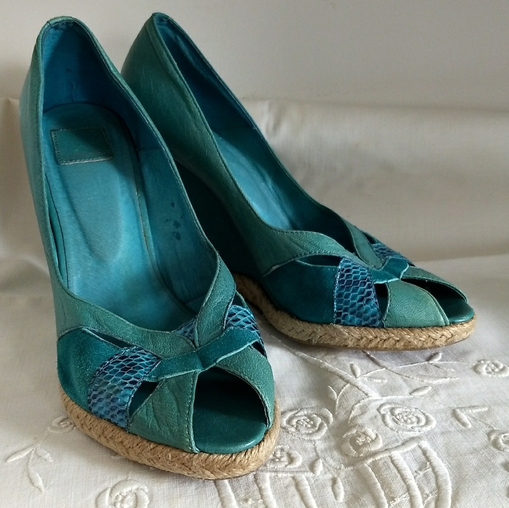 Dolce Vita leather pinup wedge heels